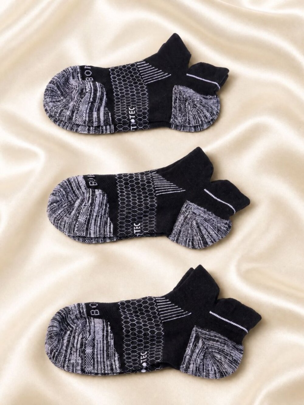 3-Pack Bombas Women's Running Ankle Socks Black Athletic Performance - Size M